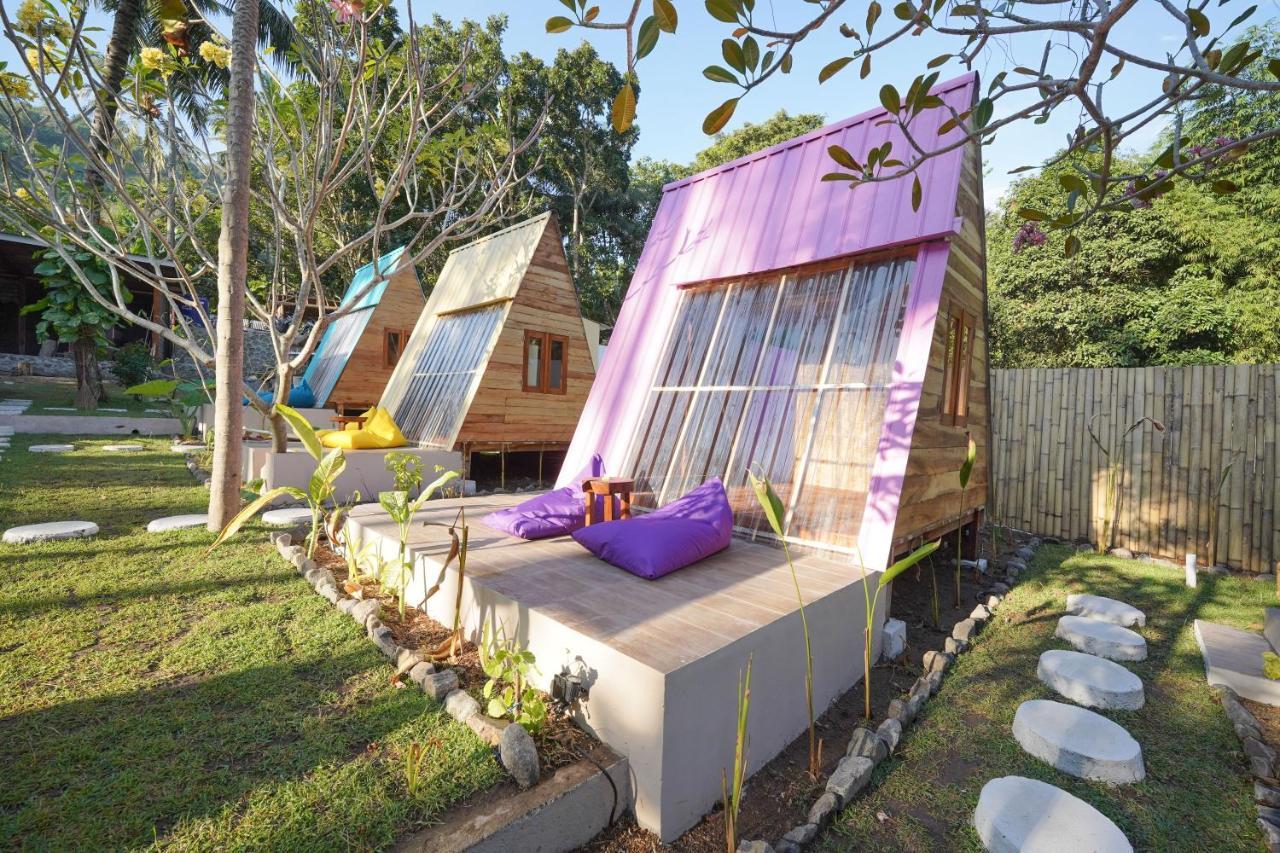 La Vie En Rose Hotel Senggigi Exterior photo